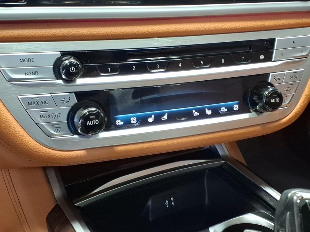 2019 BMW 7 Series Image 16