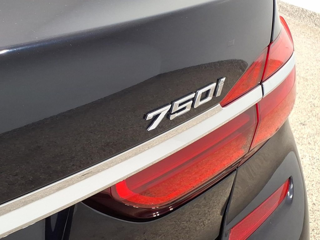 2019 BMW 7 Series Image 29