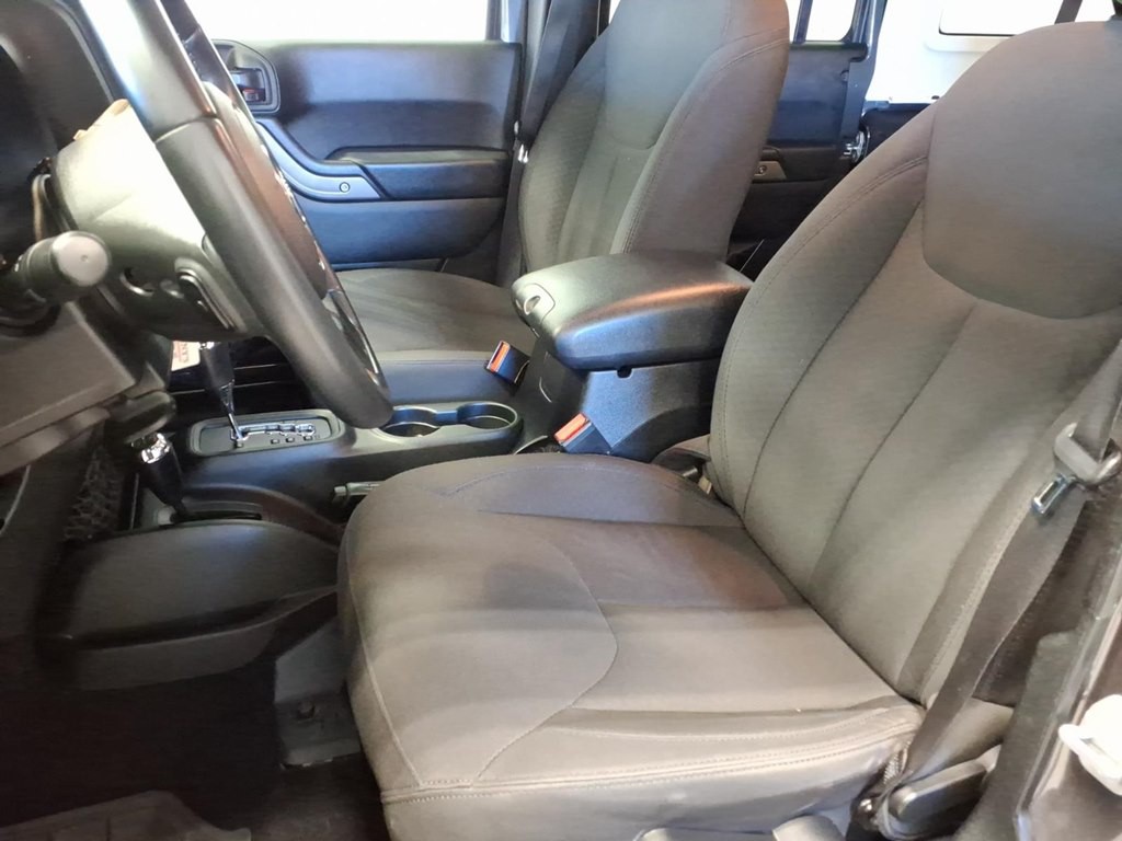 2017 Jeep Wrangler Unlimited Image 16