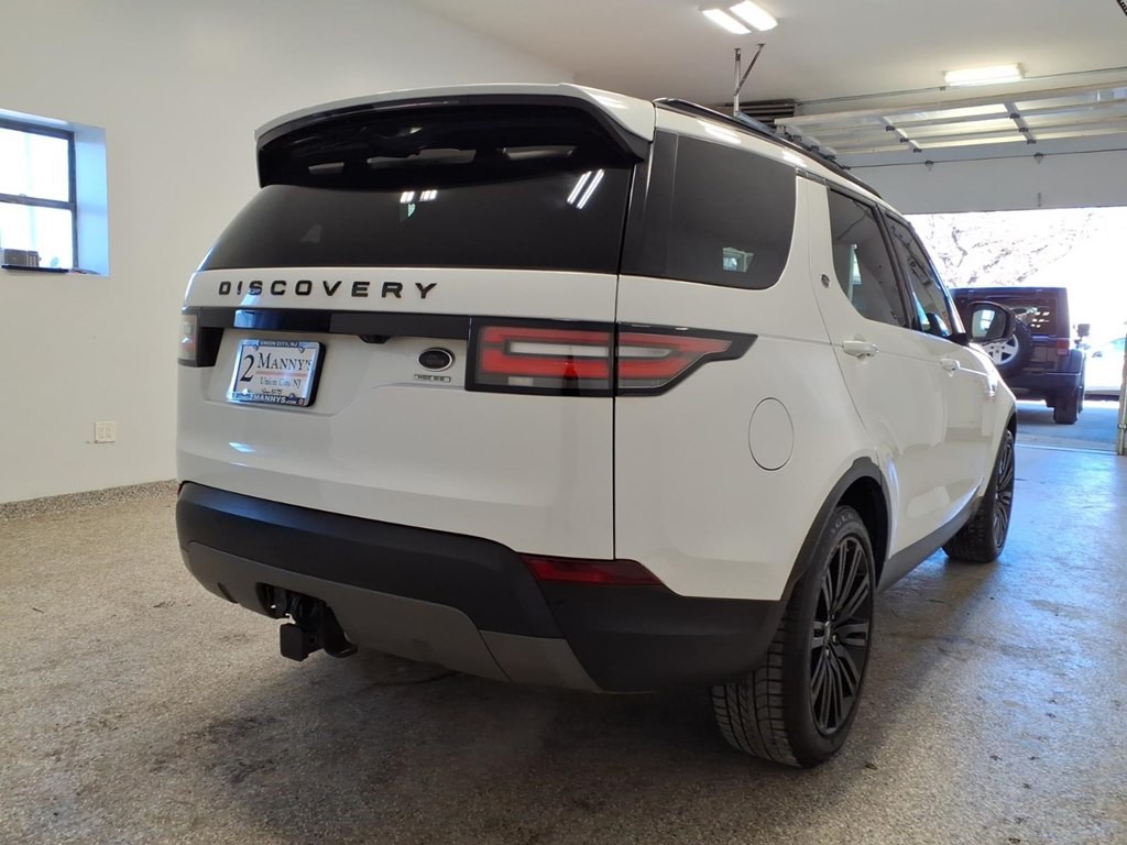2017 Land Rover Discovery Image 4