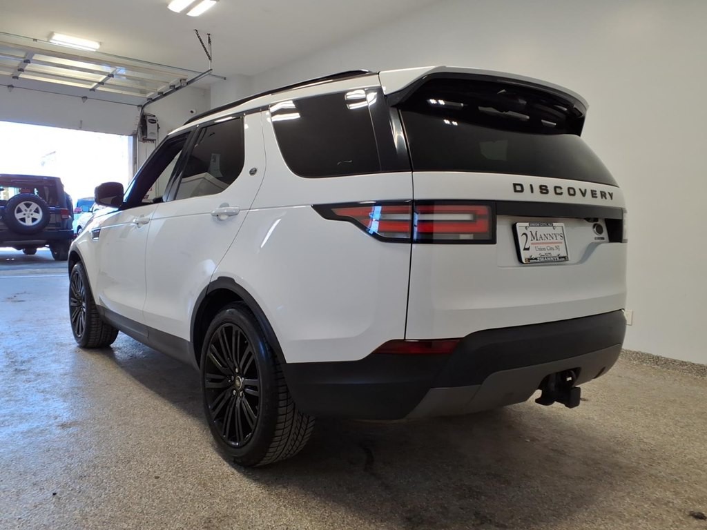 2017 Land Rover Discovery Image 6