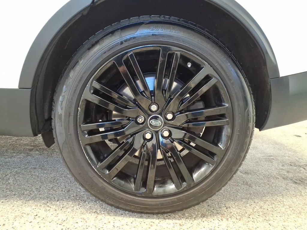 2017 Land Rover Discovery Image 7