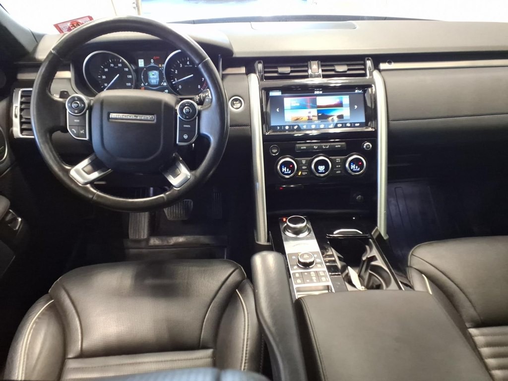 2017 Land Rover Discovery Image 9