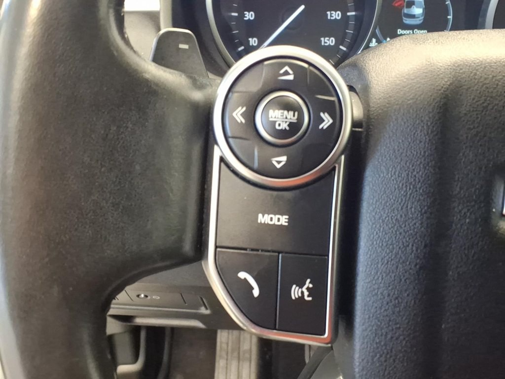 2017 Land Rover Discovery Image 10