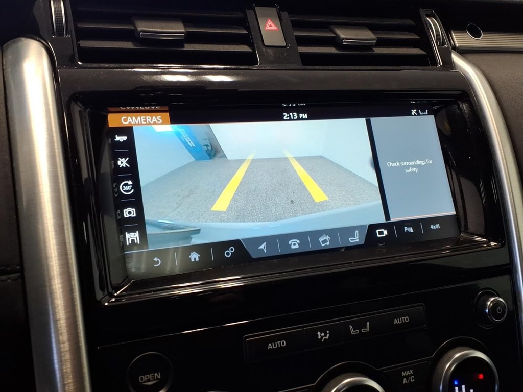 2017 Land Rover Discovery Image 14