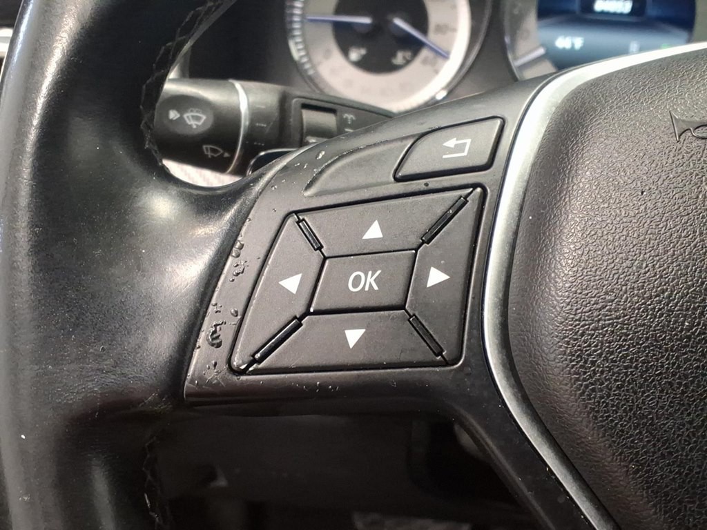 2014 Mercedes-Benz GLK-Class Image 10