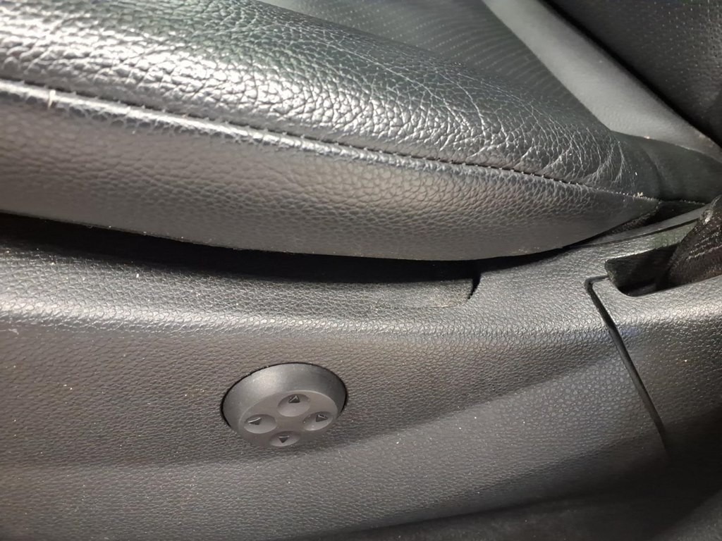 2014 Mercedes-Benz GLK-Class Image 18