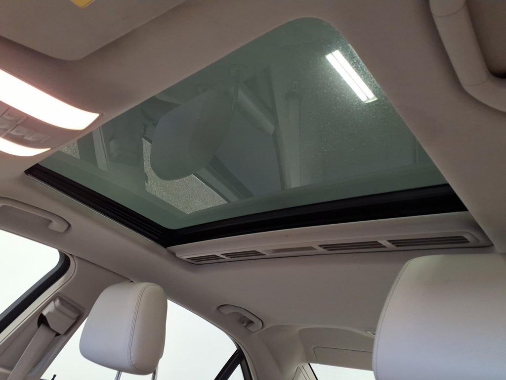 2014 Mercedes-Benz E-Class Image 21