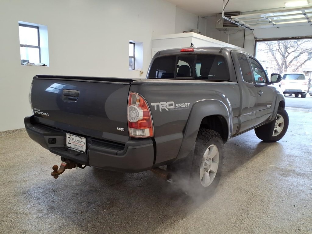 2015 Toyota Tacoma Image 4