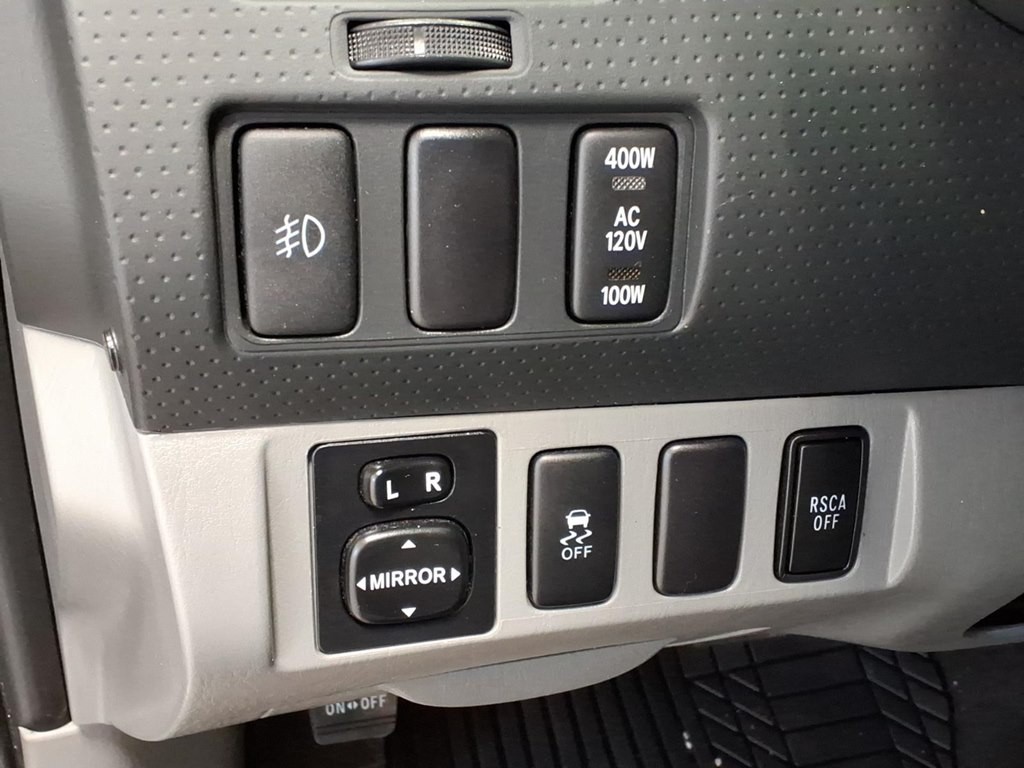 2015 Toyota Tacoma Image 10