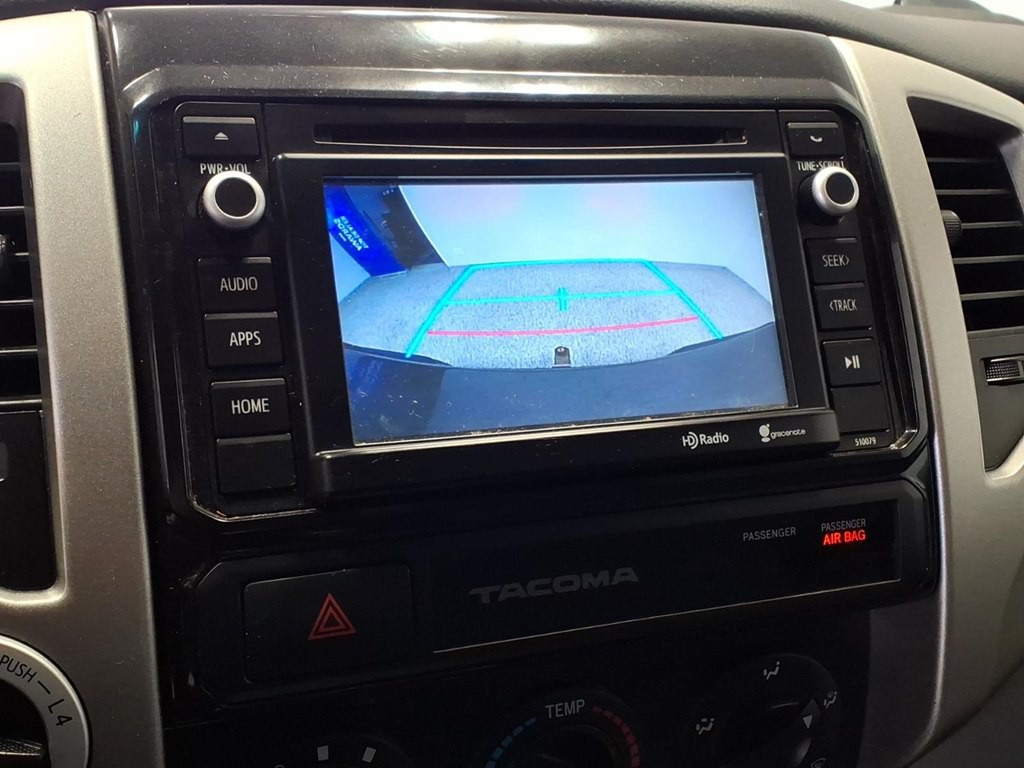 2015 Toyota Tacoma Image 15