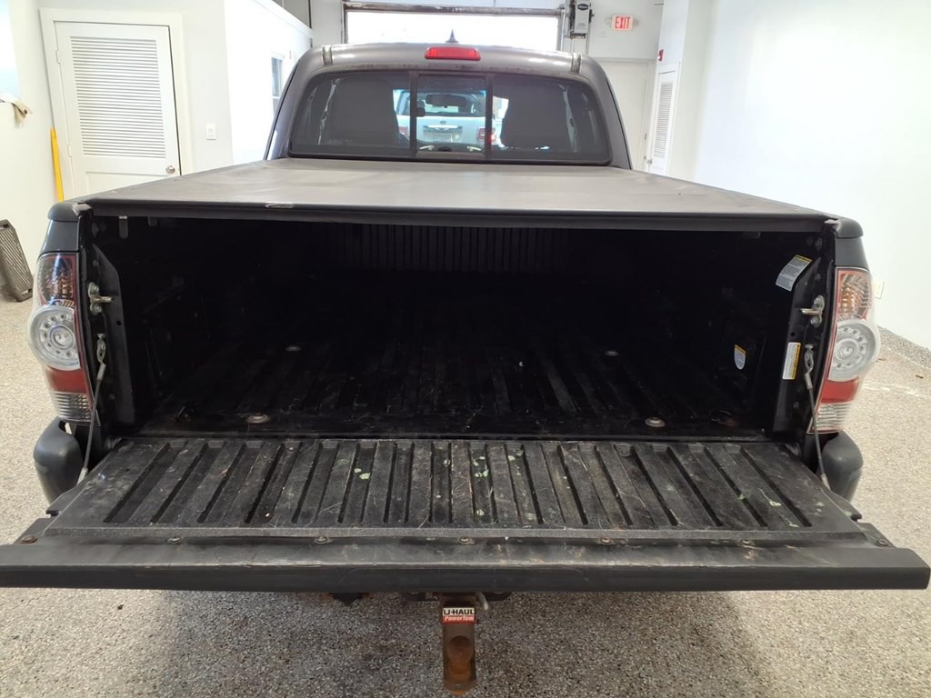 2015 Toyota Tacoma Image 22