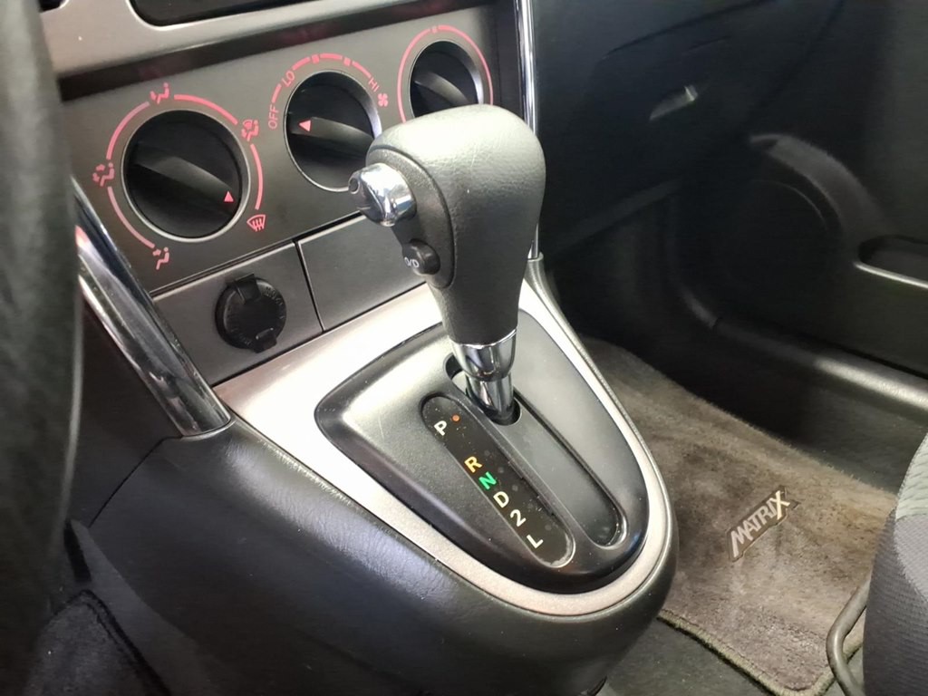 2005 Toyota Matrix Image 13