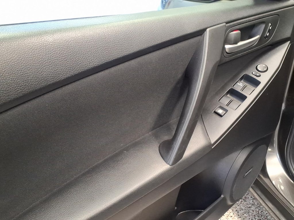 2010 Mazda Mazda3 Image 7