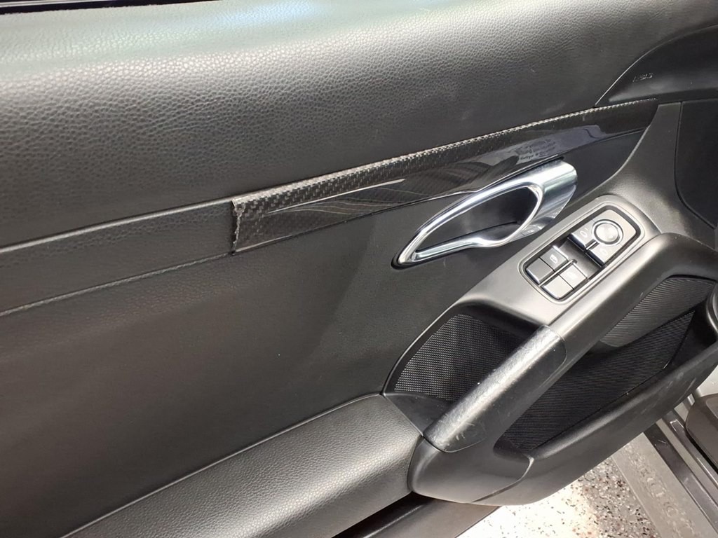 2016 Porsche Cayman Image 8