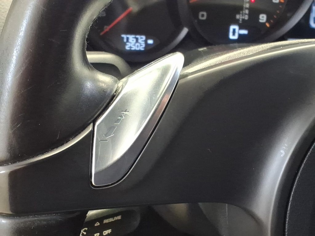 2016 Porsche Cayman Image 10