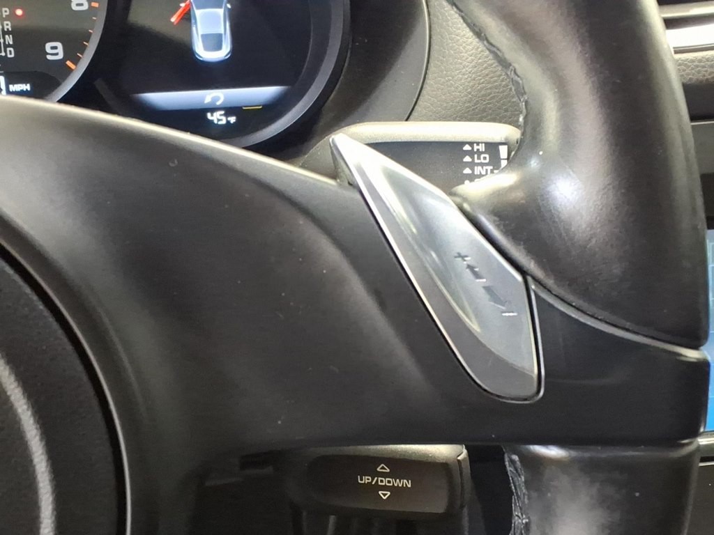 2016 Porsche Cayman Image 12