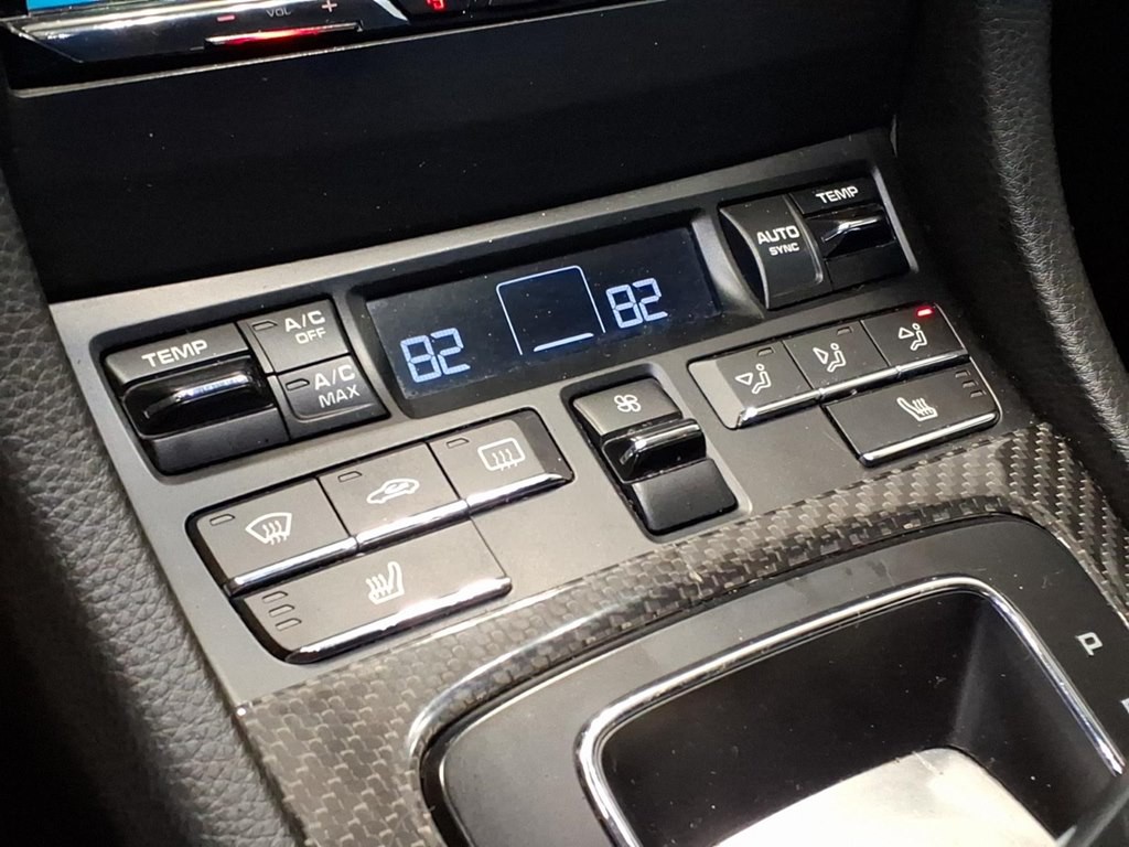 2016 Porsche Cayman Image 15