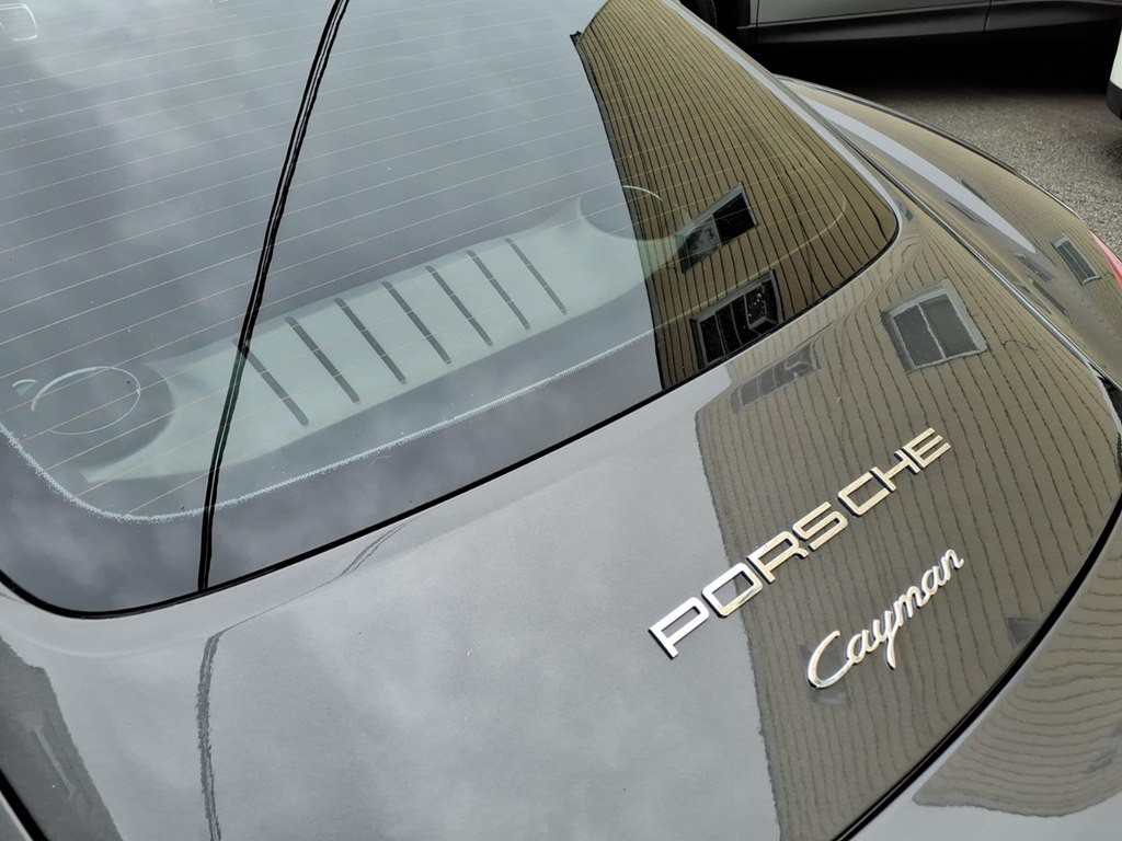 2016 Porsche Cayman Image 21