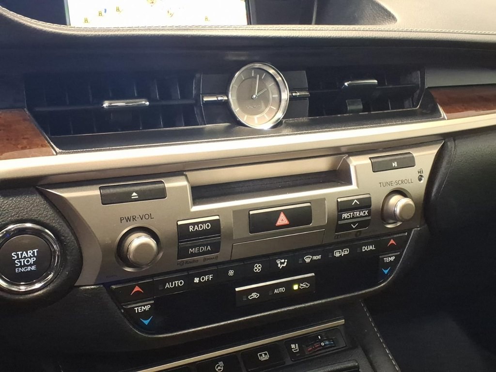 2018 Lexus ES 350 Image 17