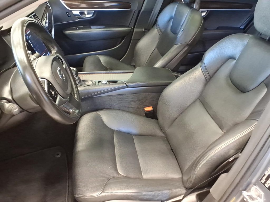 2019 Volvo S90 Image 18