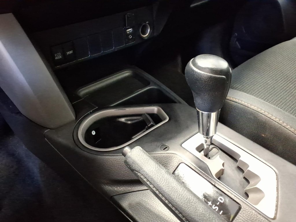 2016 Toyota Rav4 Image 16