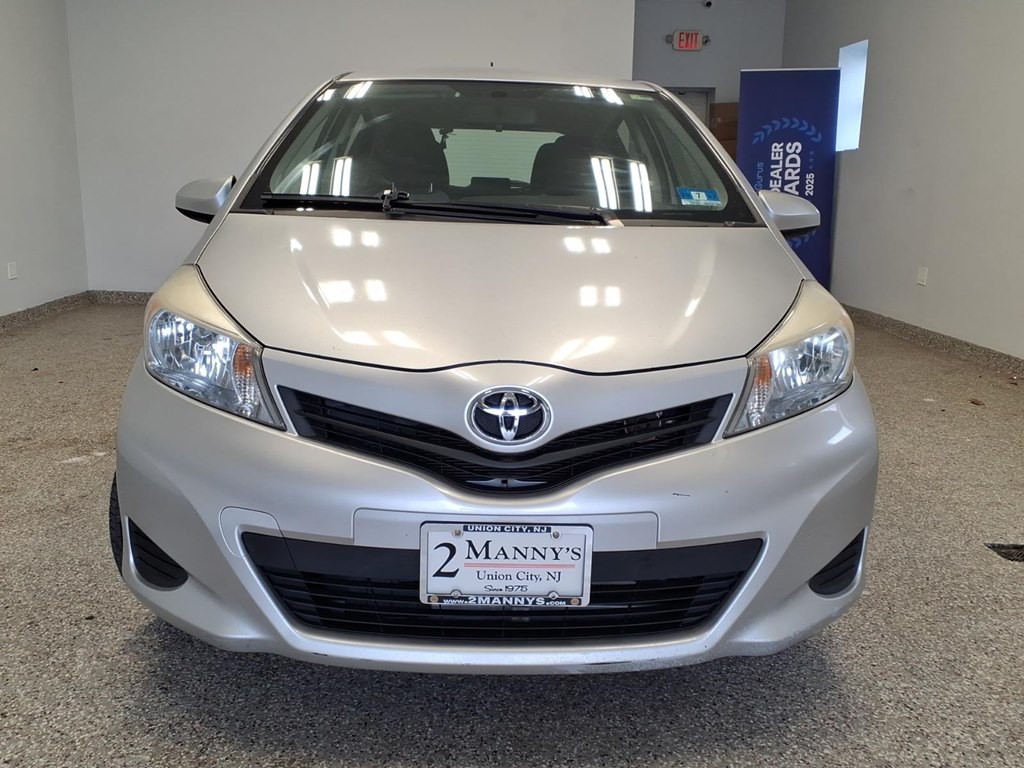 2014 Toyota Yaris Image 2