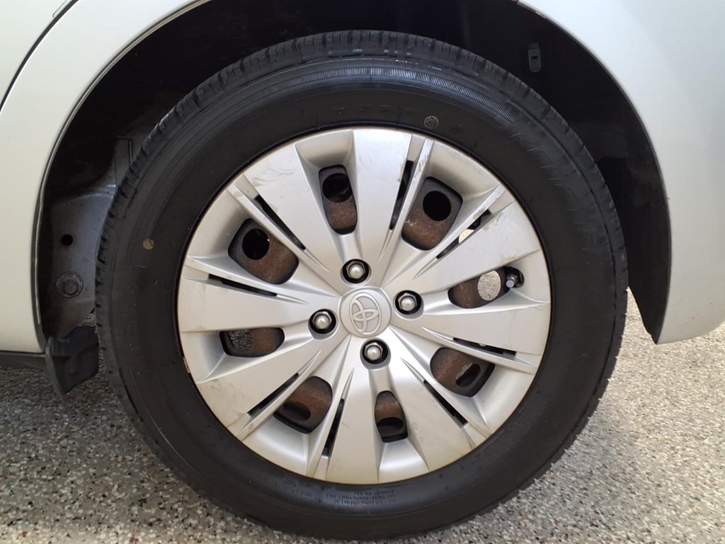 2014 Toyota Yaris Image 7