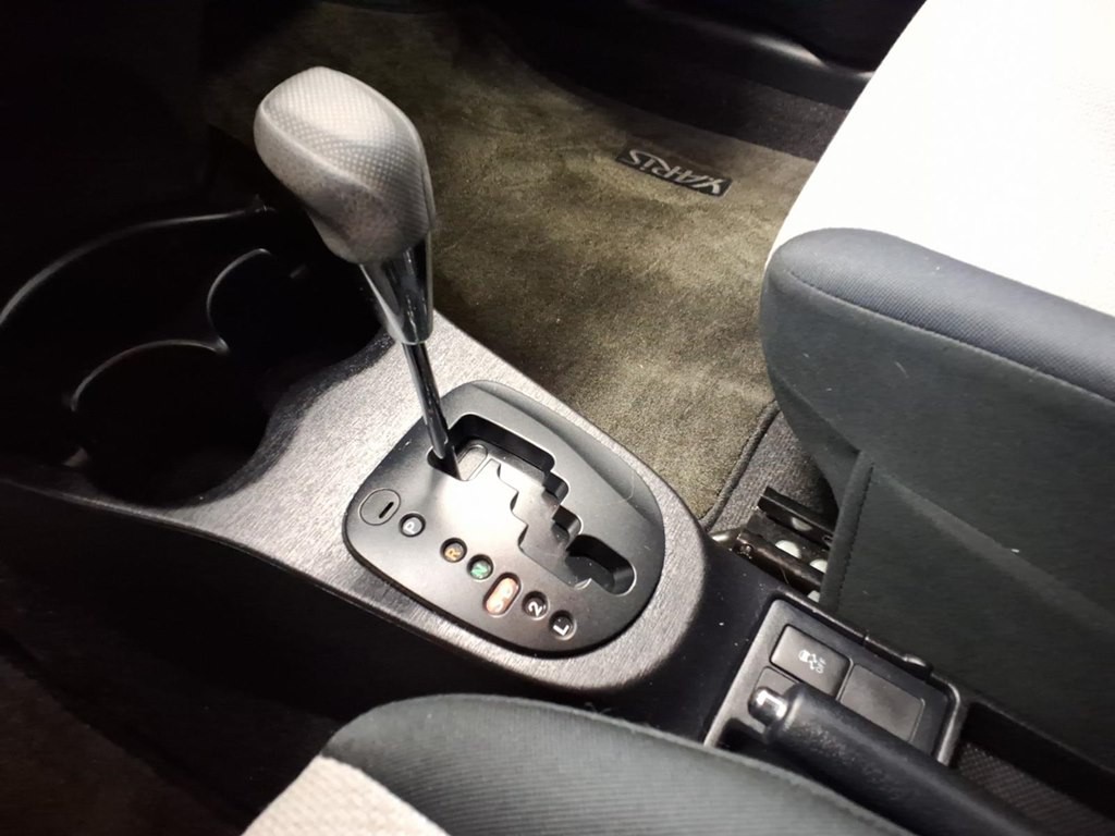 2014 Toyota Yaris Image 14