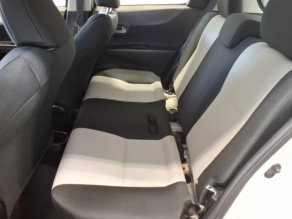 2014 Toyota Yaris Image 17