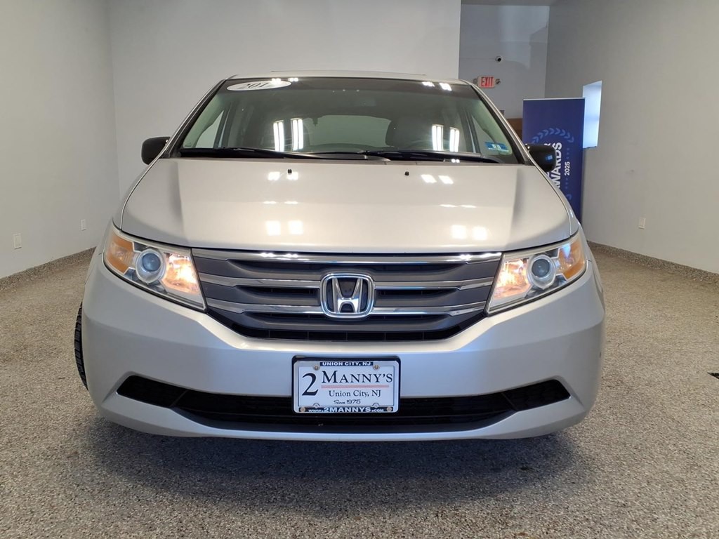 2012 Honda Odyssey Image 2