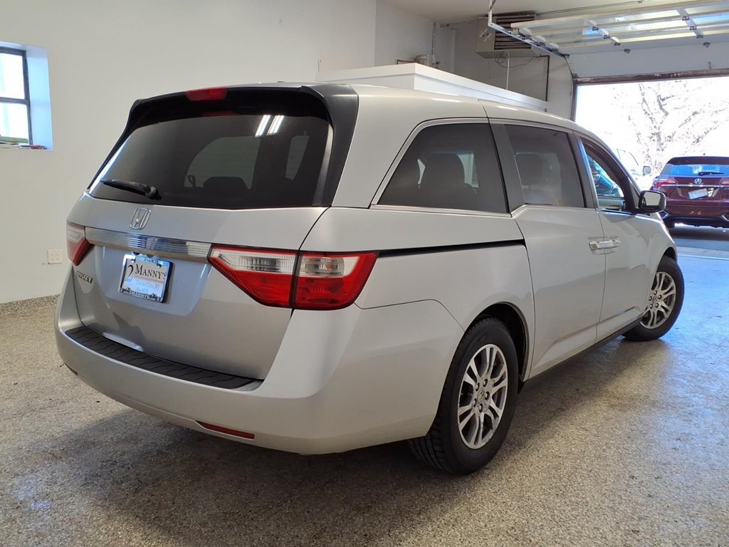 2012 Honda Odyssey Image 4