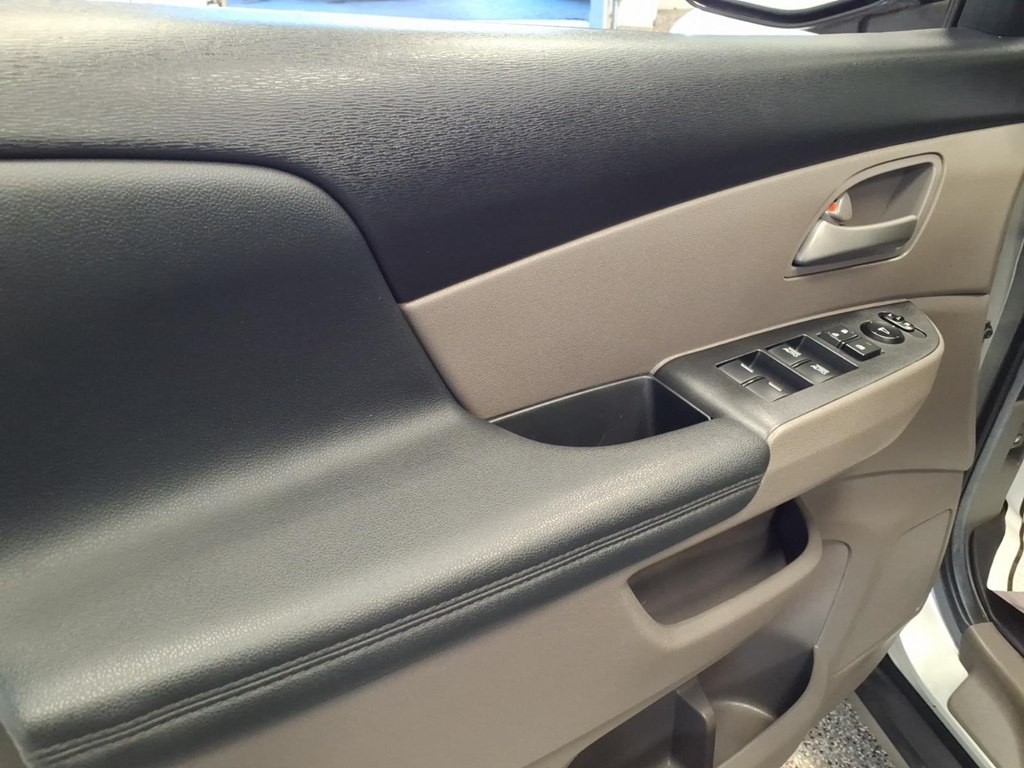 2012 Honda Odyssey Image 8