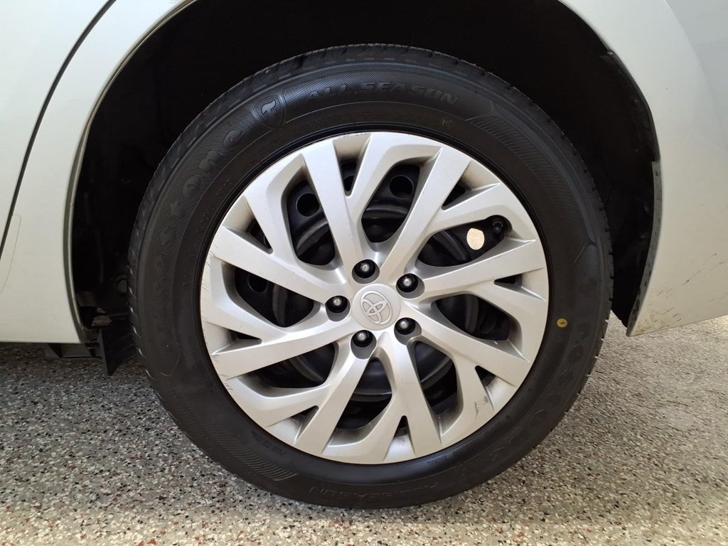 2017 Toyota Corolla Image 7