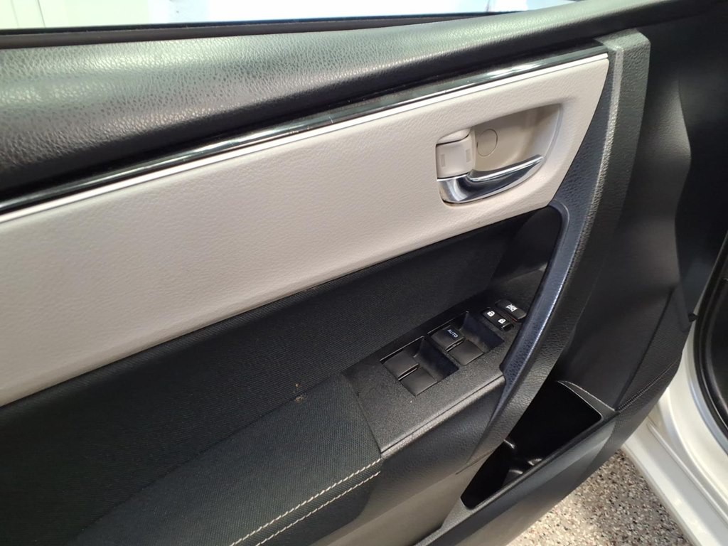 2017 Toyota Corolla Image 8