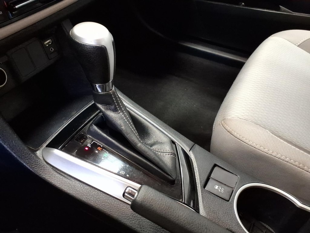 2017 Toyota Corolla Image 15