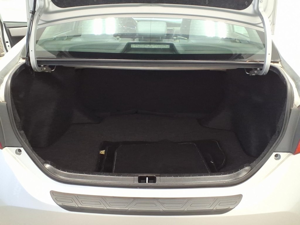 2017 Toyota Corolla Image 21