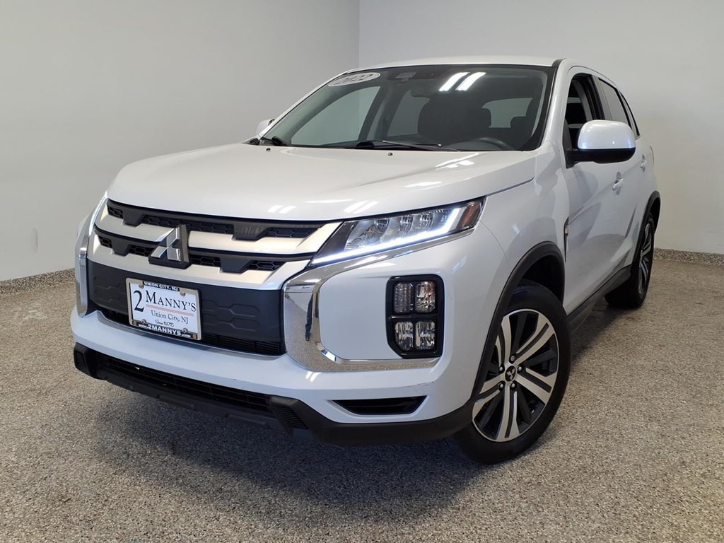 2022 Mitsubishi Outlander Image 1