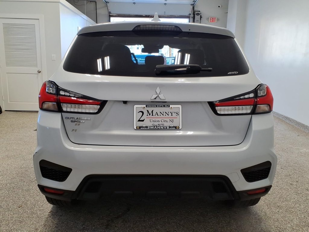 2022 Mitsubishi Outlander Image 5