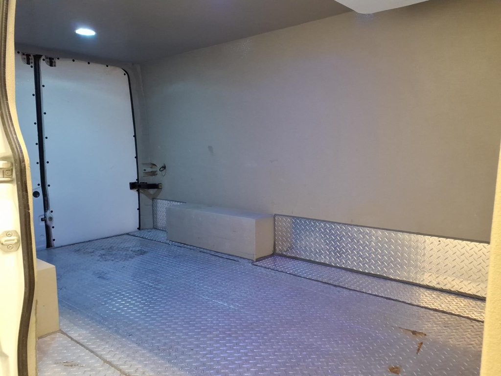 2014 Mercedes-Benz Sprinter Image 15