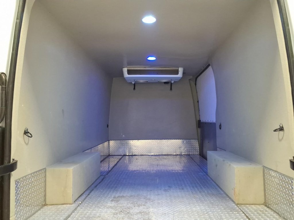 2014 Mercedes-Benz Sprinter Image 19