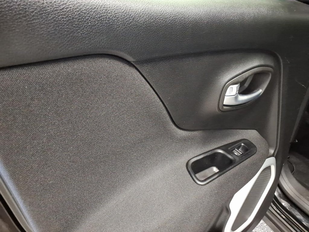 2019 Jeep Renegade Image 19