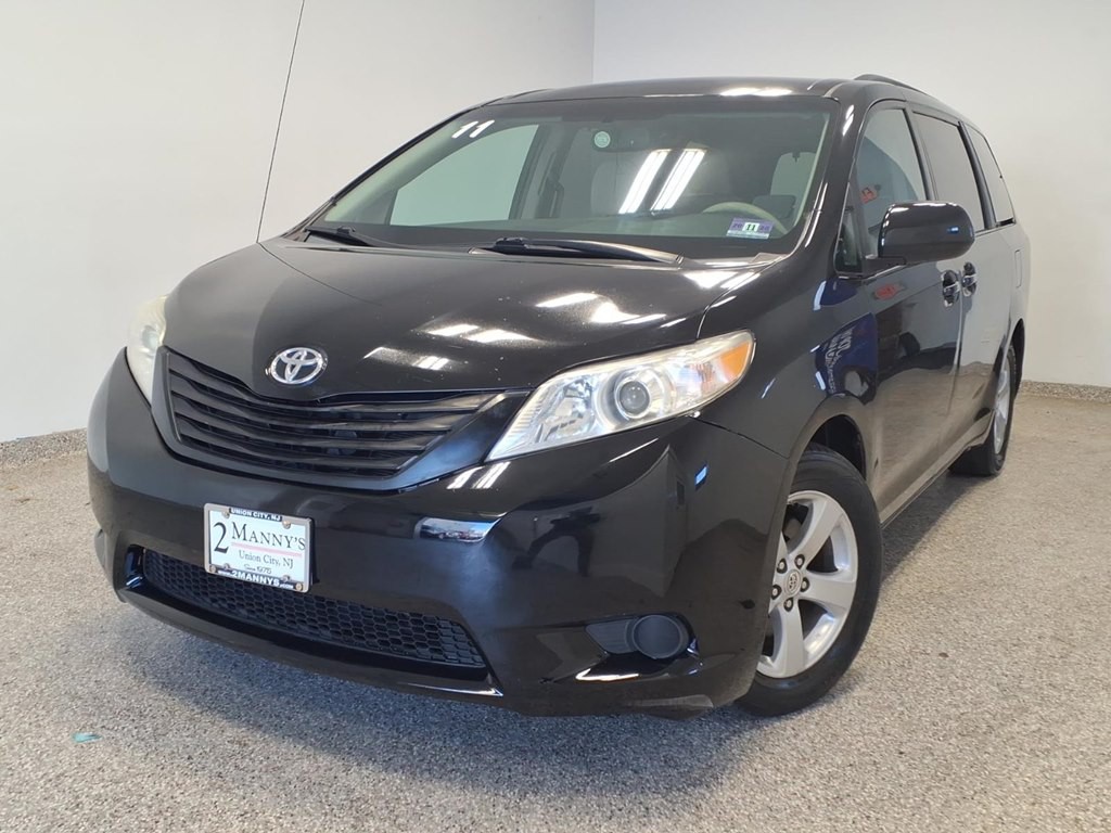 2011 Toyota Sienna Image 1