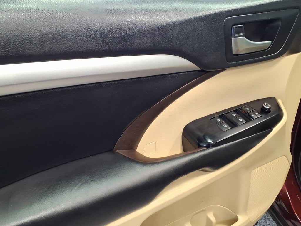 2019 Toyota Highlander Image 32