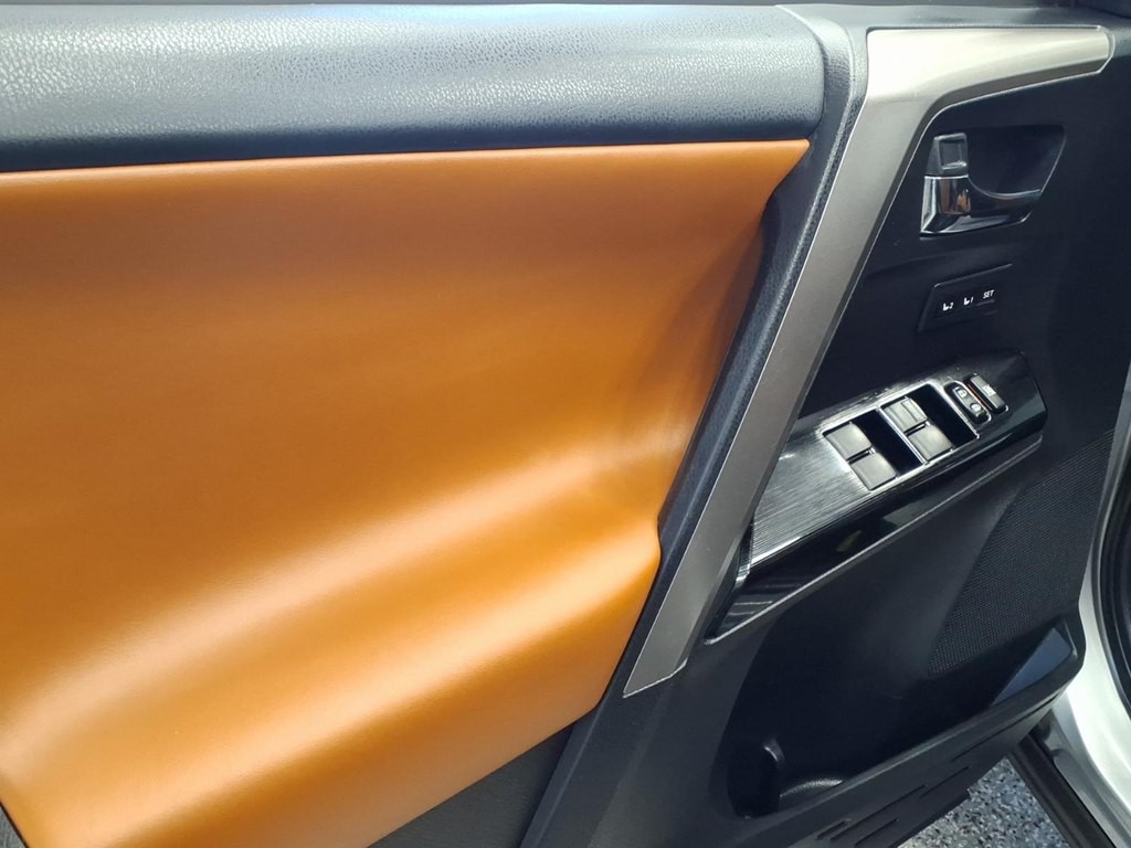 2018 Toyota Rav4 Image 8