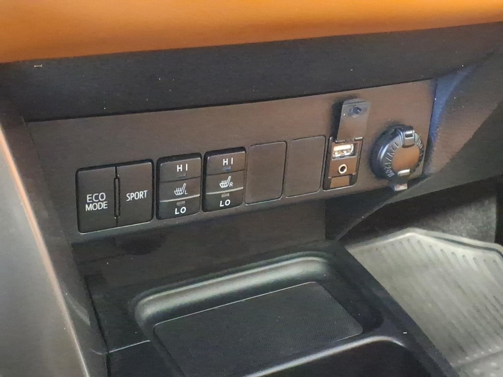 2018 Toyota Rav4 Image 19