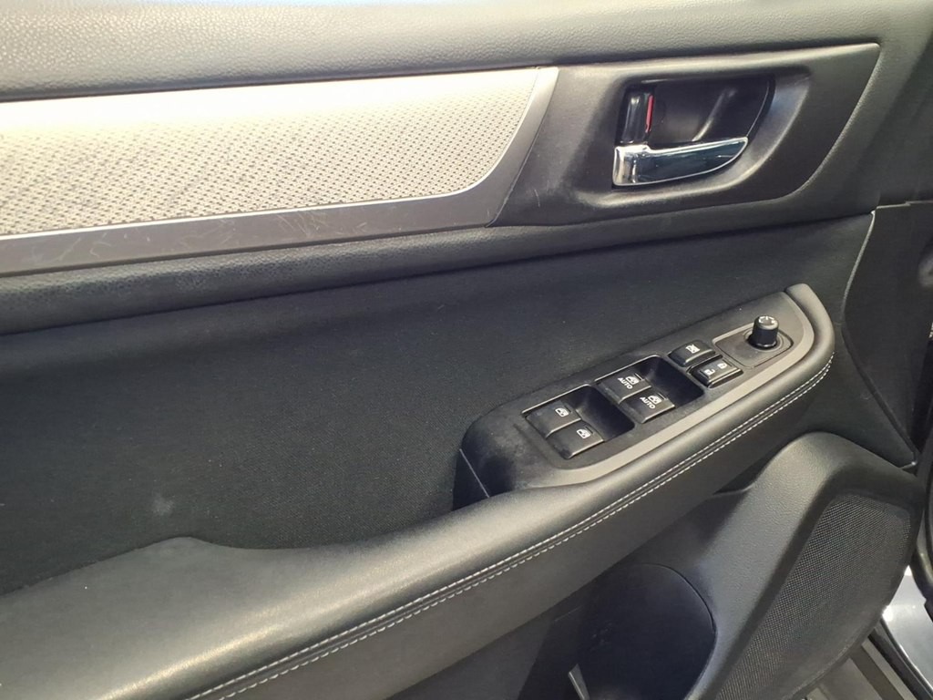 2017 Subaru Outback Image 8