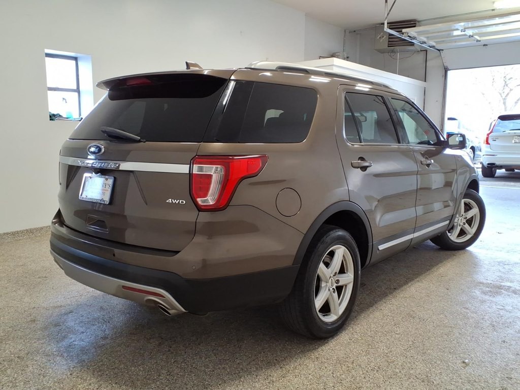 2016 Ford Explorer Image 4