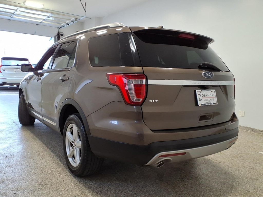 2016 Ford Explorer Image 6