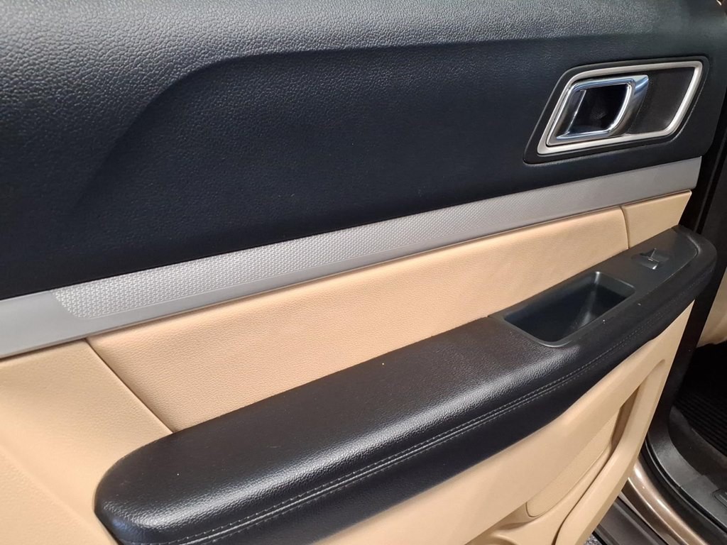 2016 Ford Explorer Image 20
